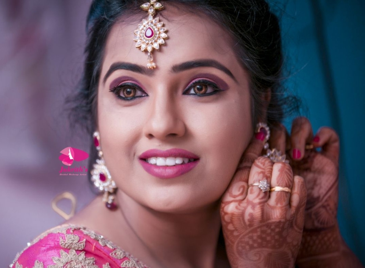 Jukrith Best Professional Bridal Makeup Artist in Chennai logo