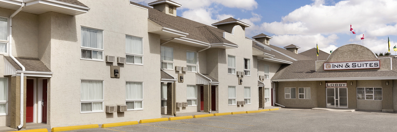 Colonial square inn & sutes logo