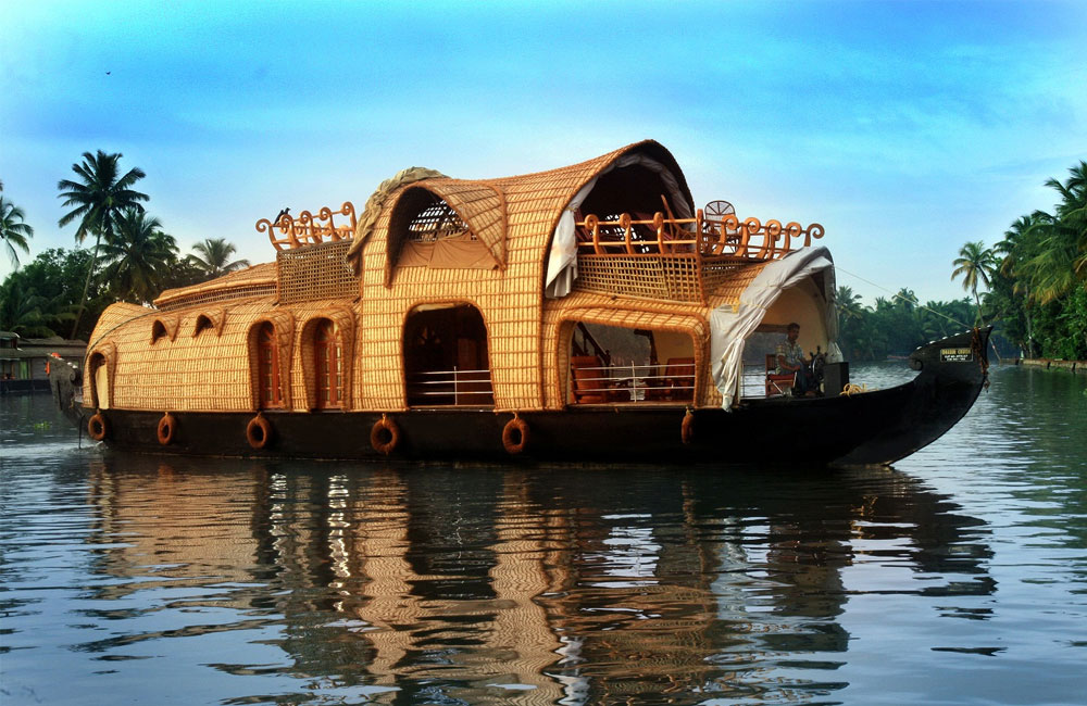 Munroe Island Lake Resort logo