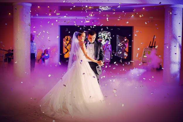 Wedding Photographer Melbourne logo